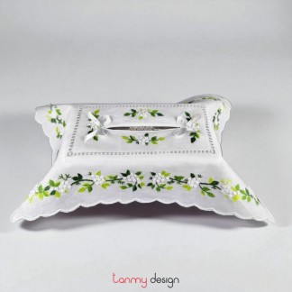  Tissue box cover with wild flower embroidery